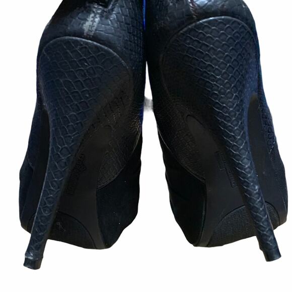 Fergalicious Heels Womens 6 Black Errand Ruffled Open Toe Shoes Vintage Y2K - Picture 7 of 7